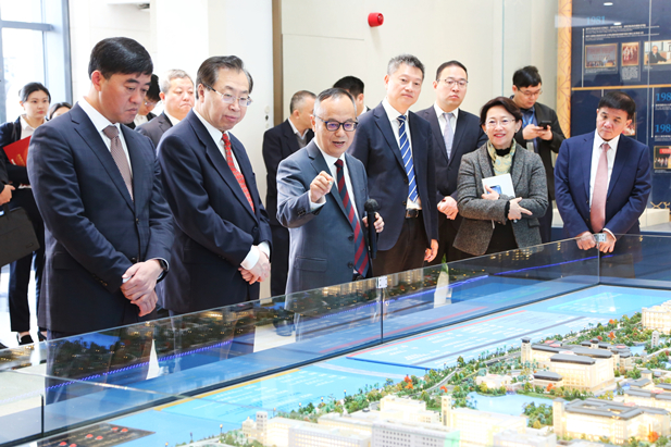 2024年2月26日，爱游戏官方端网站登录入口-爱游戏aiyouxi（中国）
党委书记、董事长刘敬桢一行访问澳门大学，双方签署战略合作协议并就进一步深化合作进行会谈。澳门大学校长宋永华、副校长徐建，爱游戏官方端网站登录入口-爱游戏aiyouxi（中国）
副总经理（主持经营工作）胡建伟，副总经理董增贺、晋斌等出席活动。3.jpg