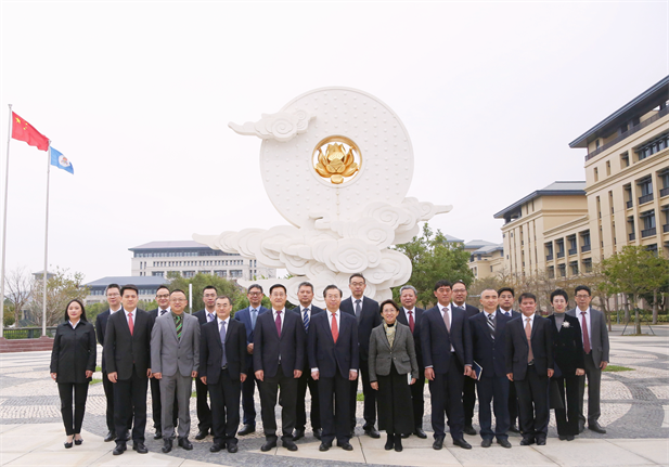 2024年2月26日，爱游戏官方端网站登录入口-爱游戏aiyouxi（中国）
党委书记、董事长刘敬桢一行访问澳门大学，双方签署战略合作协议并就进一步深化合作进行会谈。澳门大学校长宋永华、副校长徐建，爱游戏官方端网站登录入口-爱游戏aiyouxi（中国）
副总经理（主持经营工作）胡建伟，副总经理董增贺、晋斌等出席活动。1.png