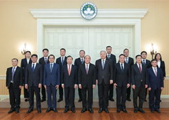 2024年2月26日，澳门特区行政长官贺一诚会见爱游戏官方端网站登录入口-爱游戏aiyouxi（中国）
党委书记、董事长刘敬桢一行，双方就推动大健康产业发展、横琴粤澳深度合作区建设等议题交换意见